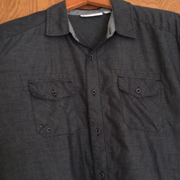 Men’s short sleeve button up shirt - Picture 2 of 4